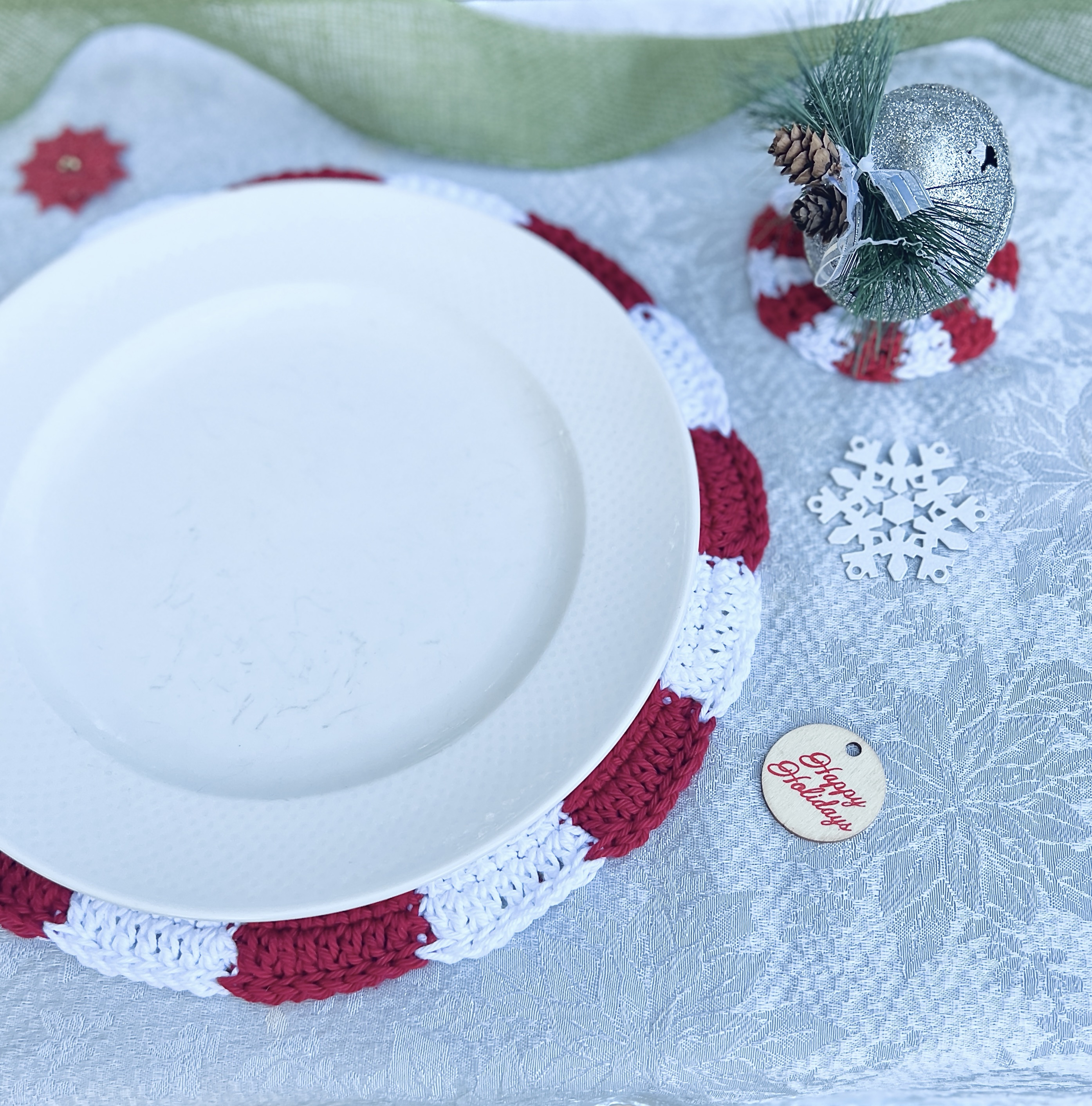 Peppermint Candy Bow Quilted Place Mat NCU0NXD162 main image 0